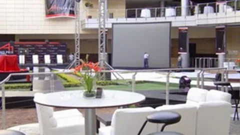 火箭新星二级恶意犯规，粗暴行为引罚退场！