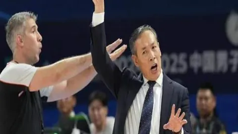 “英超新赛季排名前瞻：曼城领跑，利物浦紧随其后夺冠在望”